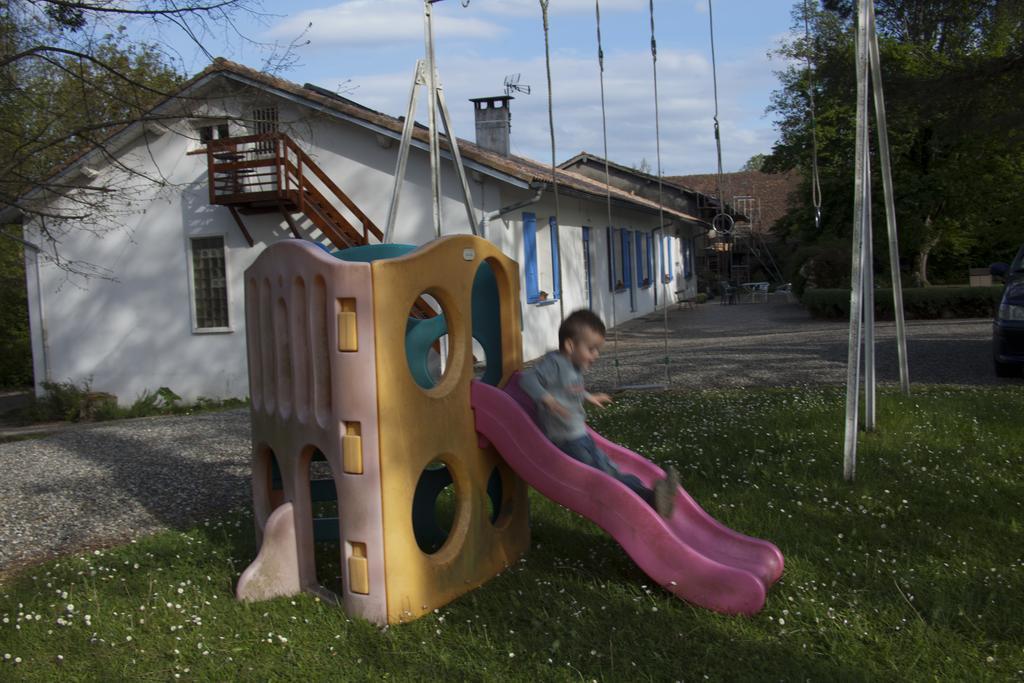 Chambres D'Hotes La Maison Blanche Lorp-Sentaraille Dış mekan fotoğraf