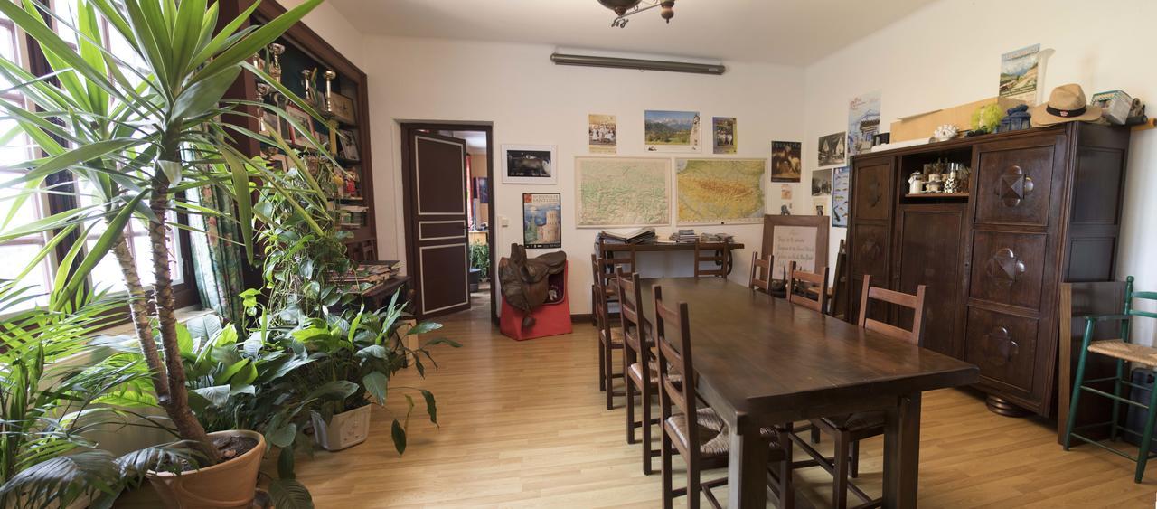Chambres D'Hotes La Maison Blanche Lorp-Sentaraille Dış mekan fotoğraf